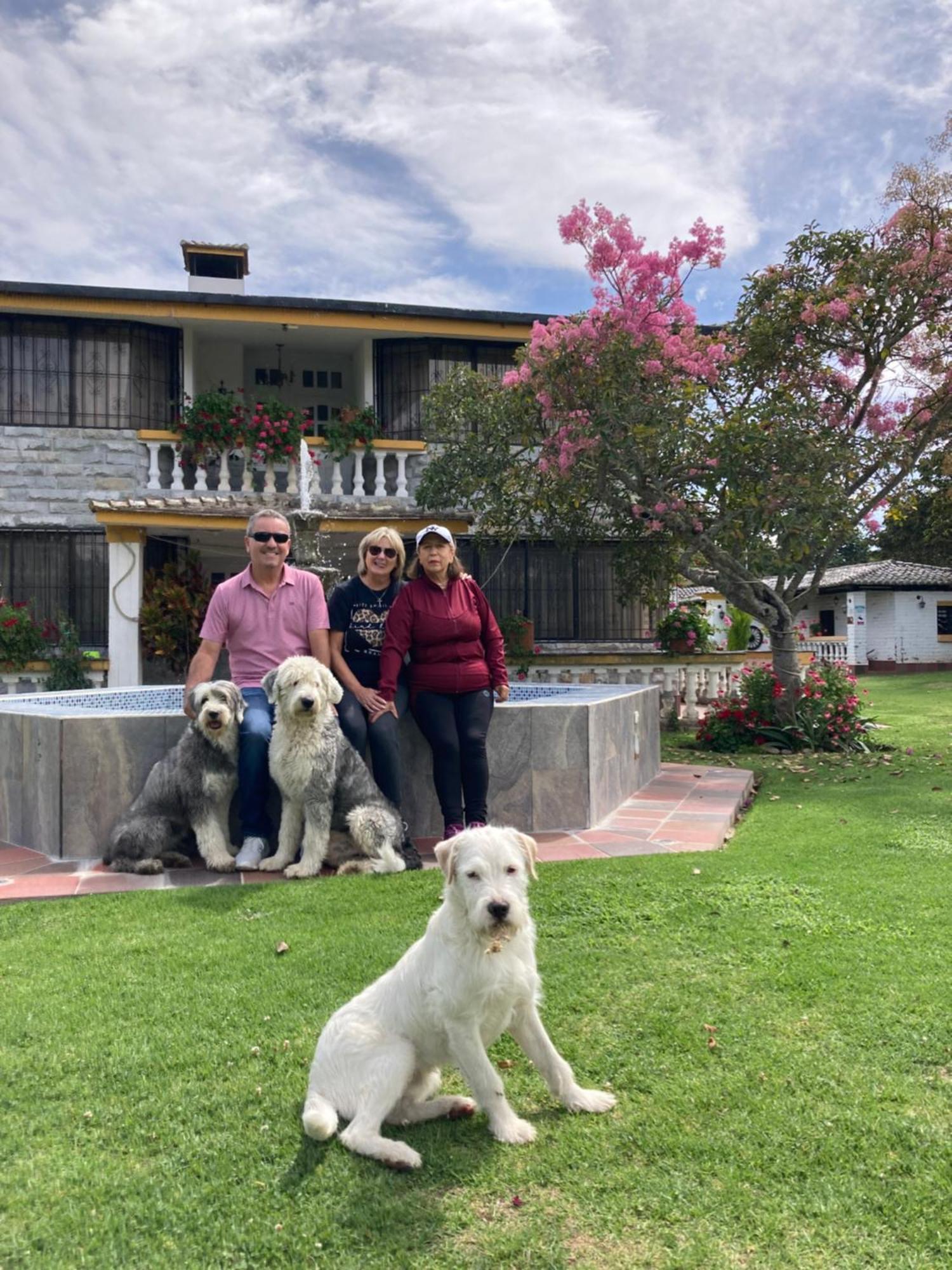 Hosteria Casa Silva Checa Екстериор снимка